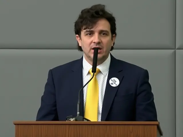 Renan Santos aparece em 3º lugar na pesquisa AtlasIntel 2026