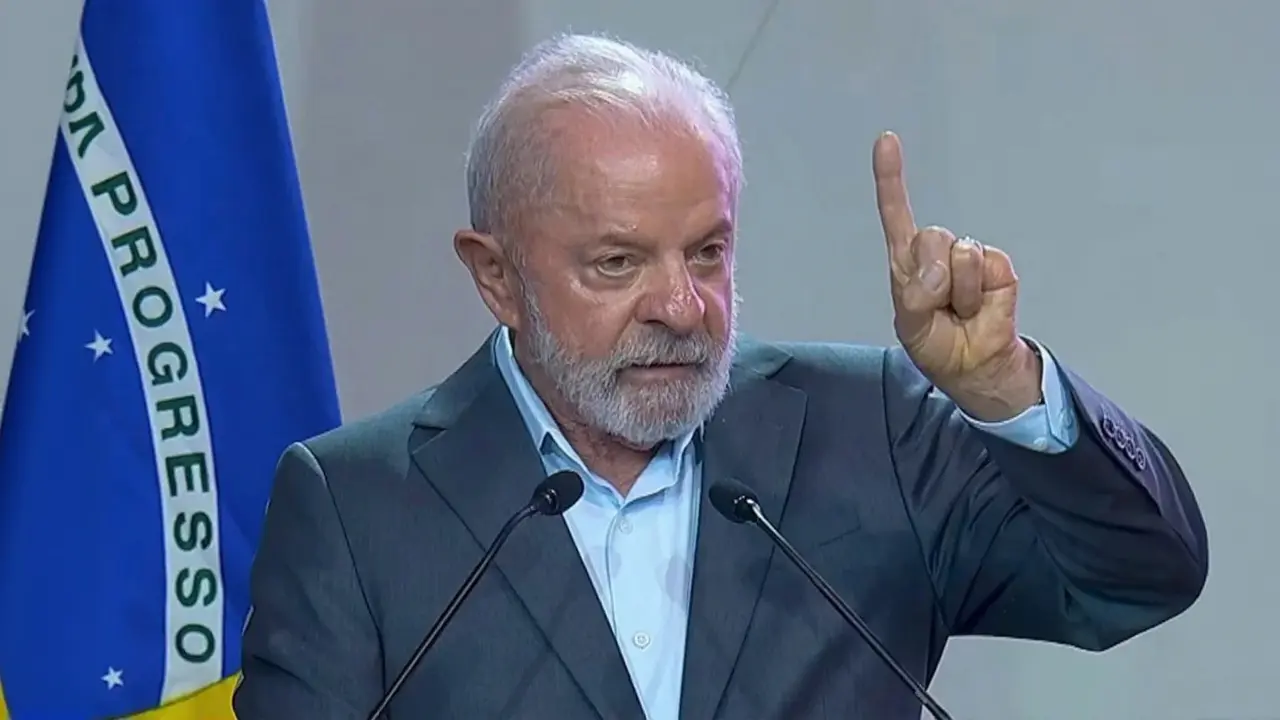 Lula assina decretos contra a fome e redefine cesta básica